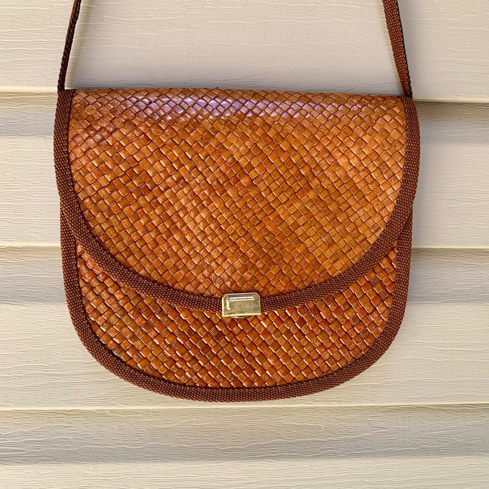 Italian Made Shoulder Purse Handbag Accordian Style Snap Closure